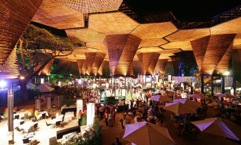 Orquideorama, Medellin – flowers from metal and linear strip ceiling