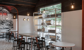 We mount the ceiling rail along a curved path