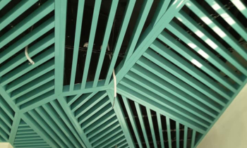 Ceiling as an art object in the style of "cubism". Are you weak? (4 photos + video)
