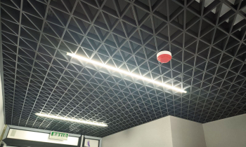 KRAFT triangle open-cell ceiling in a medical clinic